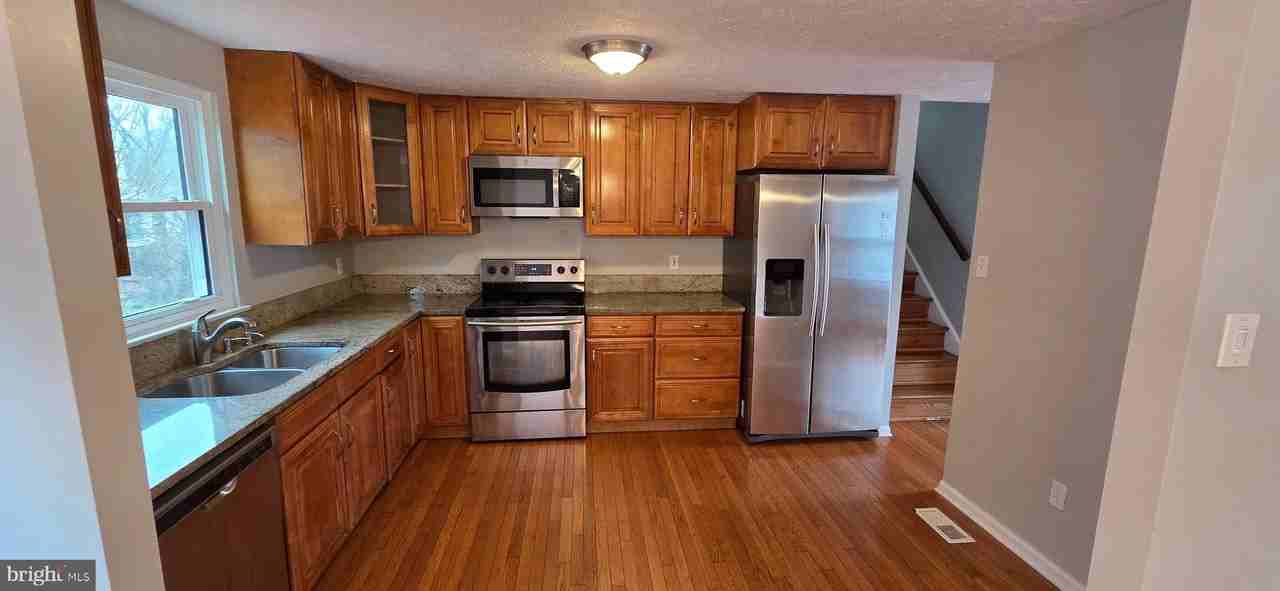 223 Laura Anne Ct - Photo 2 of 27