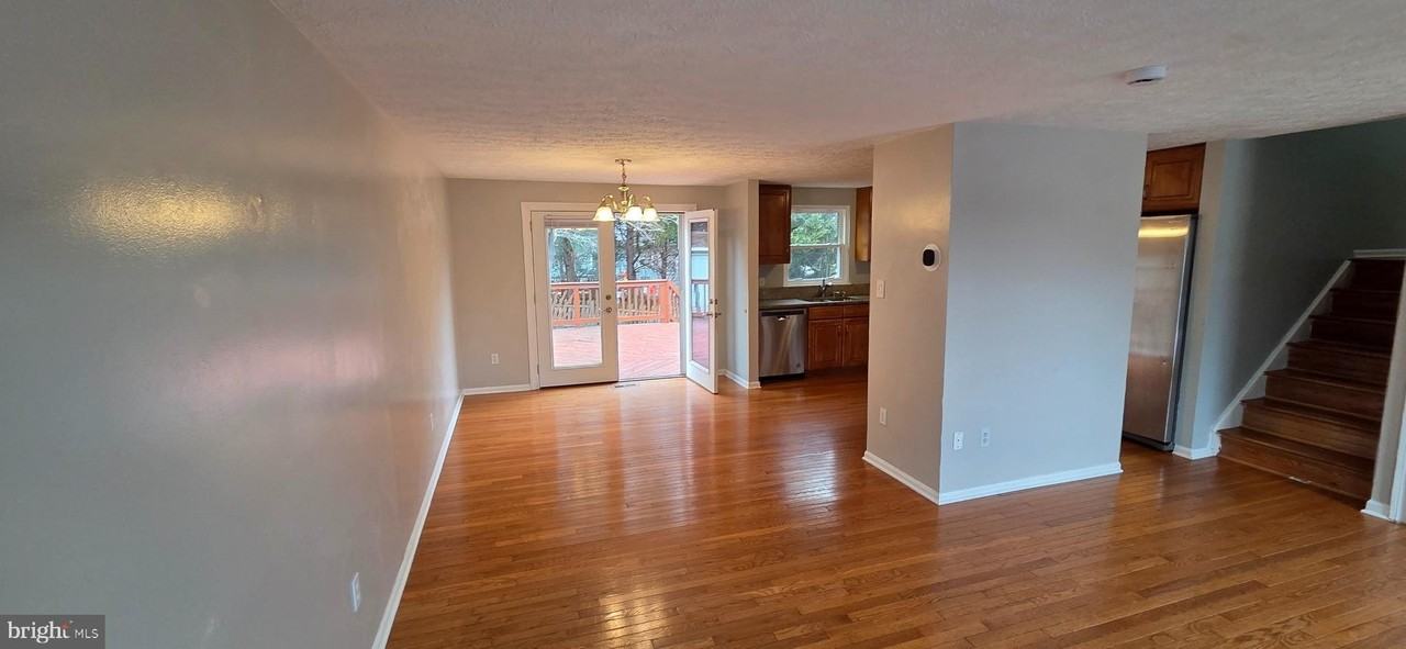 223 Laura Anne Ct - Photo 4 of 27