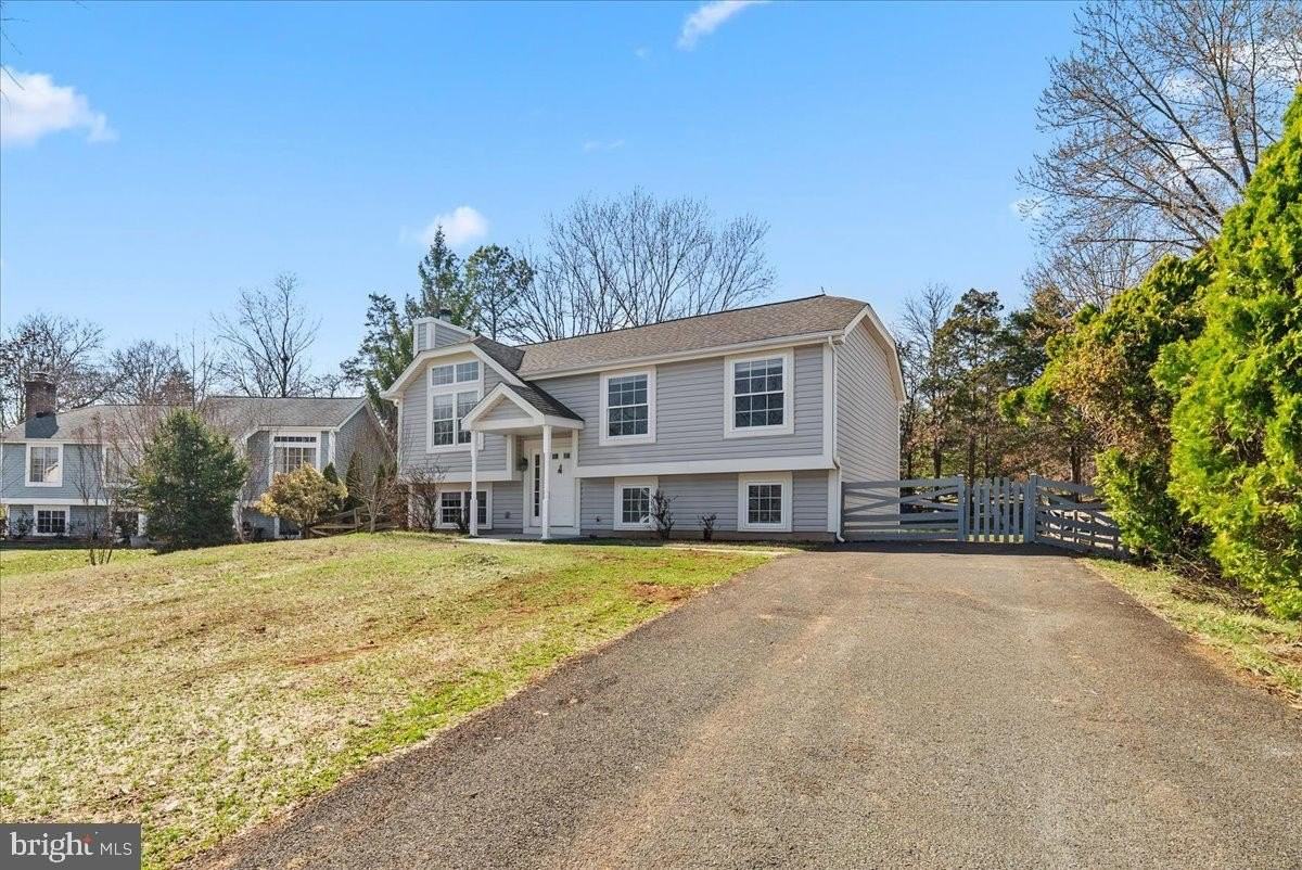 507 Lindsay Ct - Photo 2 of 31