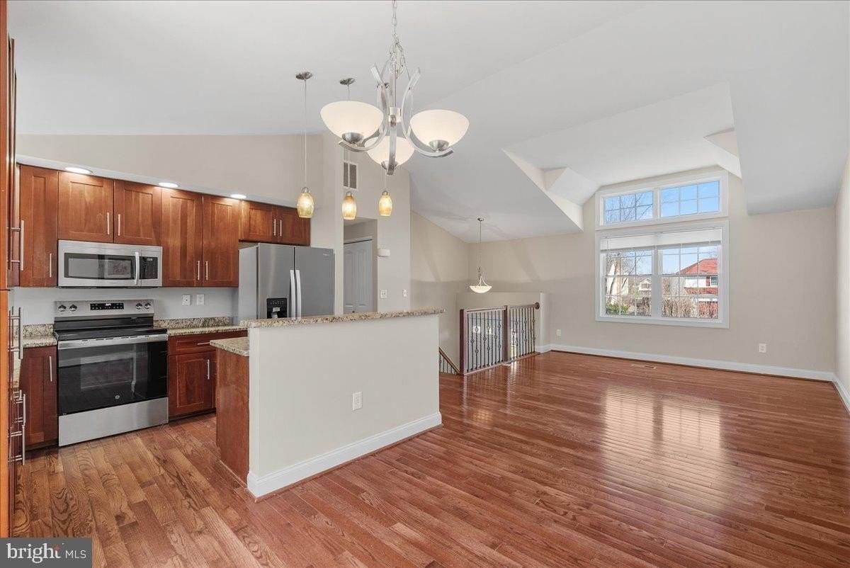 507 Lindsay Ct - Photo 6 of 31