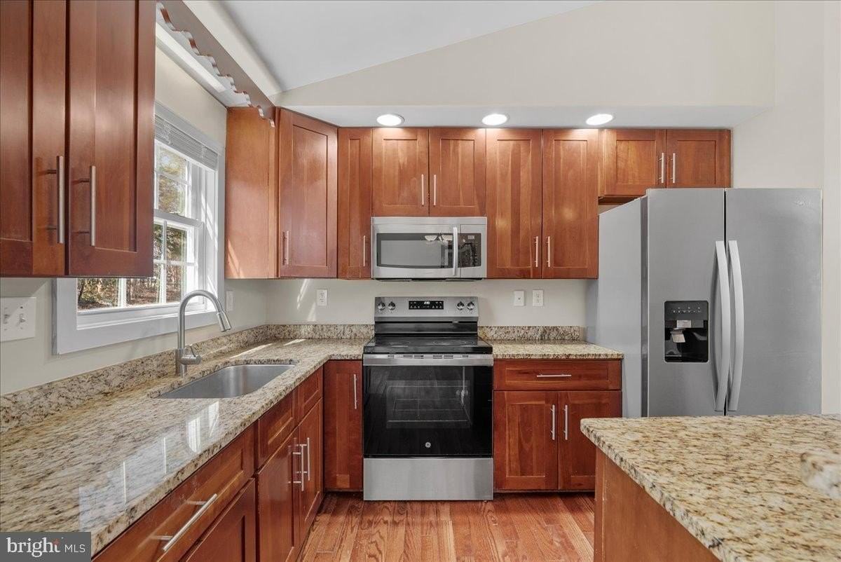 507 Lindsay Ct - Photo 7 of 31