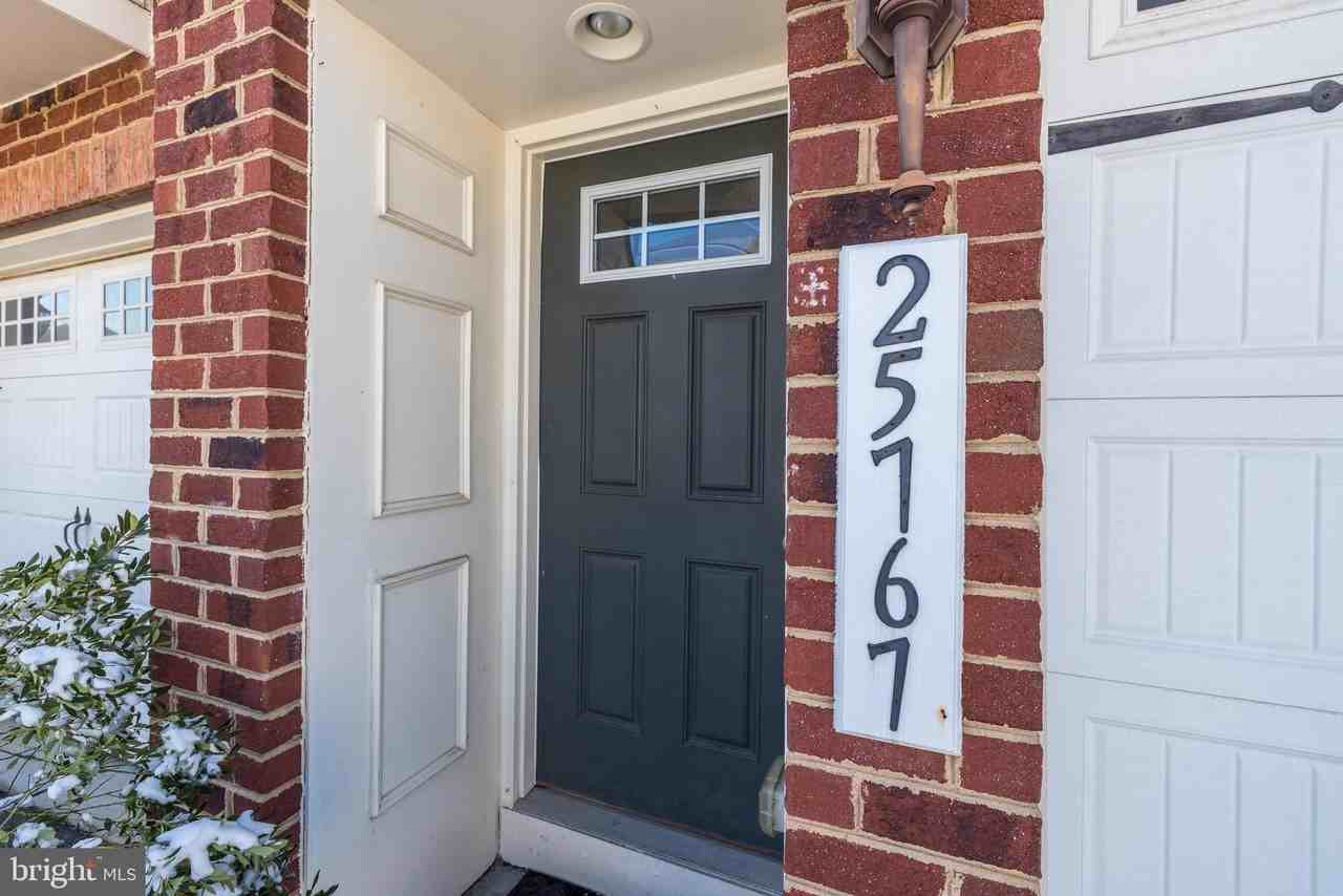 25767 Double Bridle Ter - Photo 2 of 45