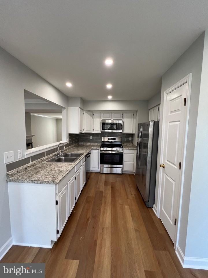 4131 Bancroft Ln - Photo 7 of 27