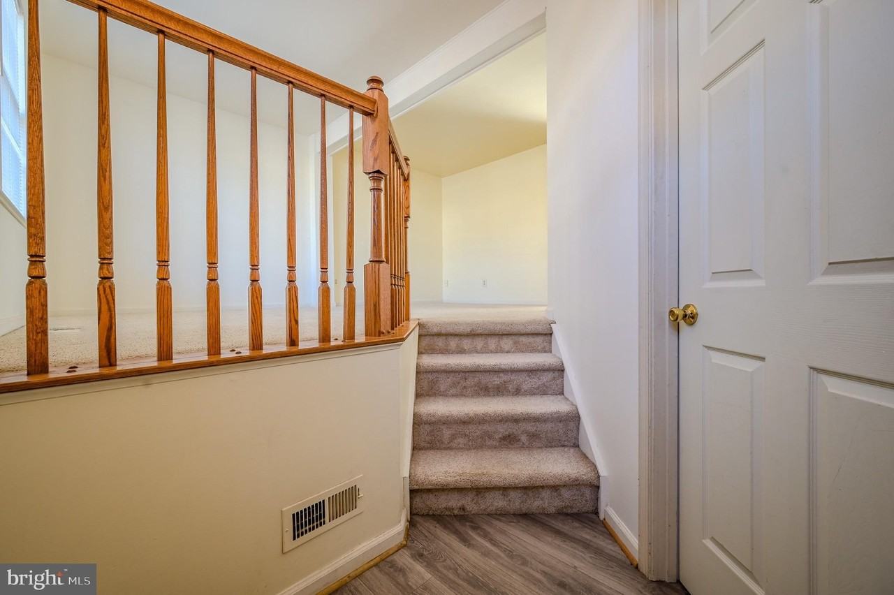 12921 Freestone Ct - Photo 3 of 30