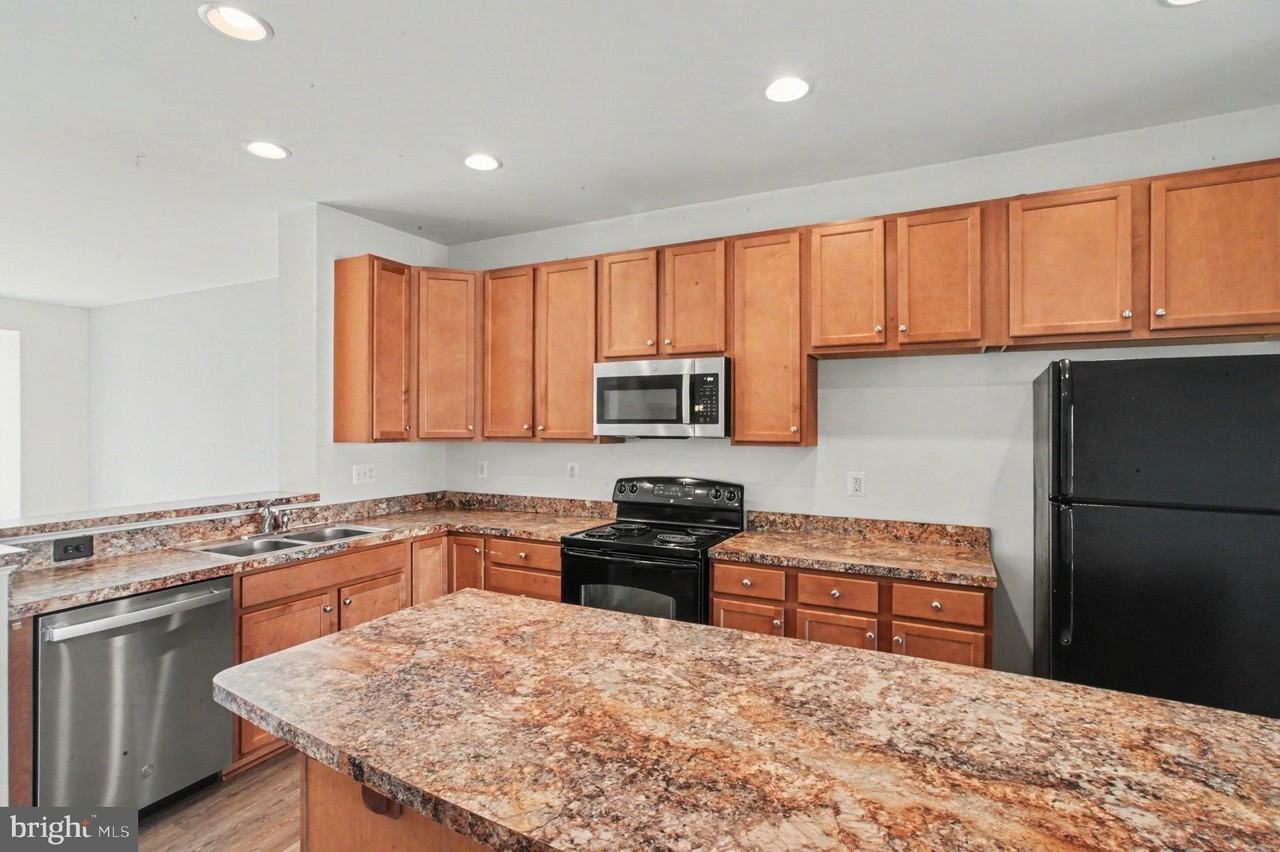 3108 Alliance Ct - Photo 5 of 25