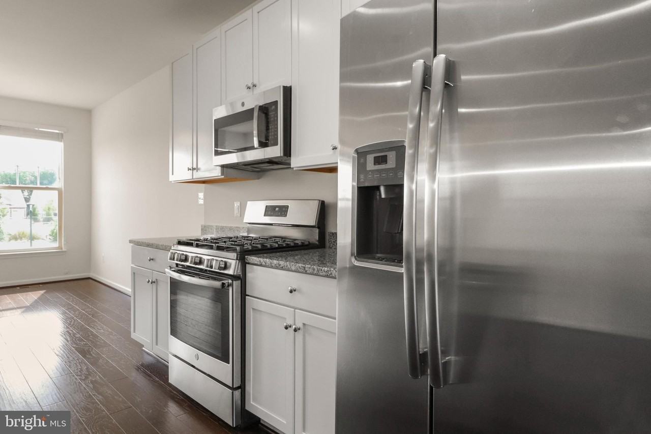 439 Foxglove Way Apt 102 - Photo 6 of 29