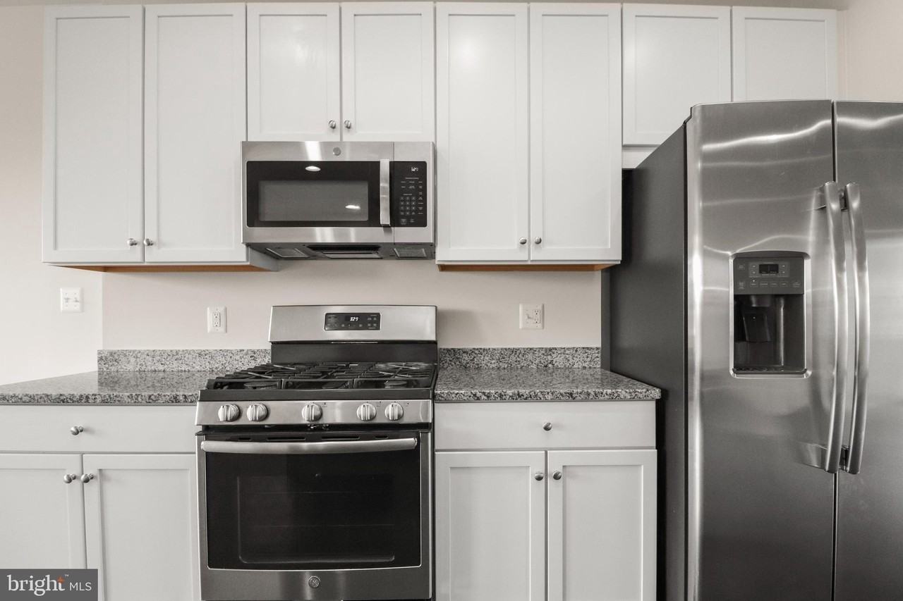 439 Foxglove Way Apt 102 - Photo 7 of 29