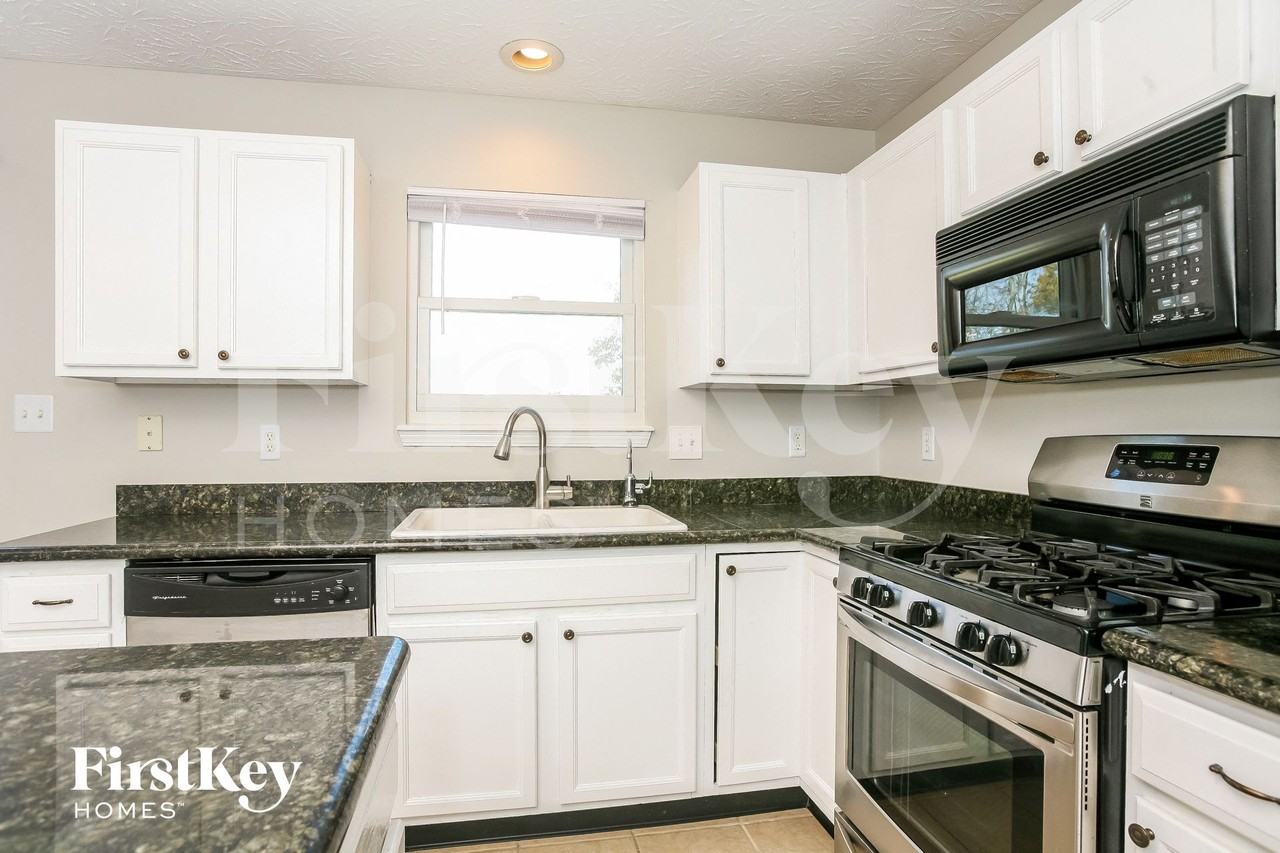 15865 River Birch Rd - Photo 4 of 14