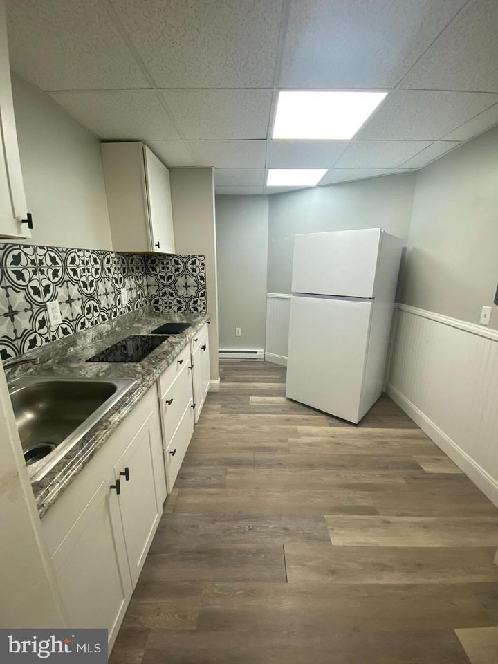 53 Gilmore St Apt A - Photo 3 of 9