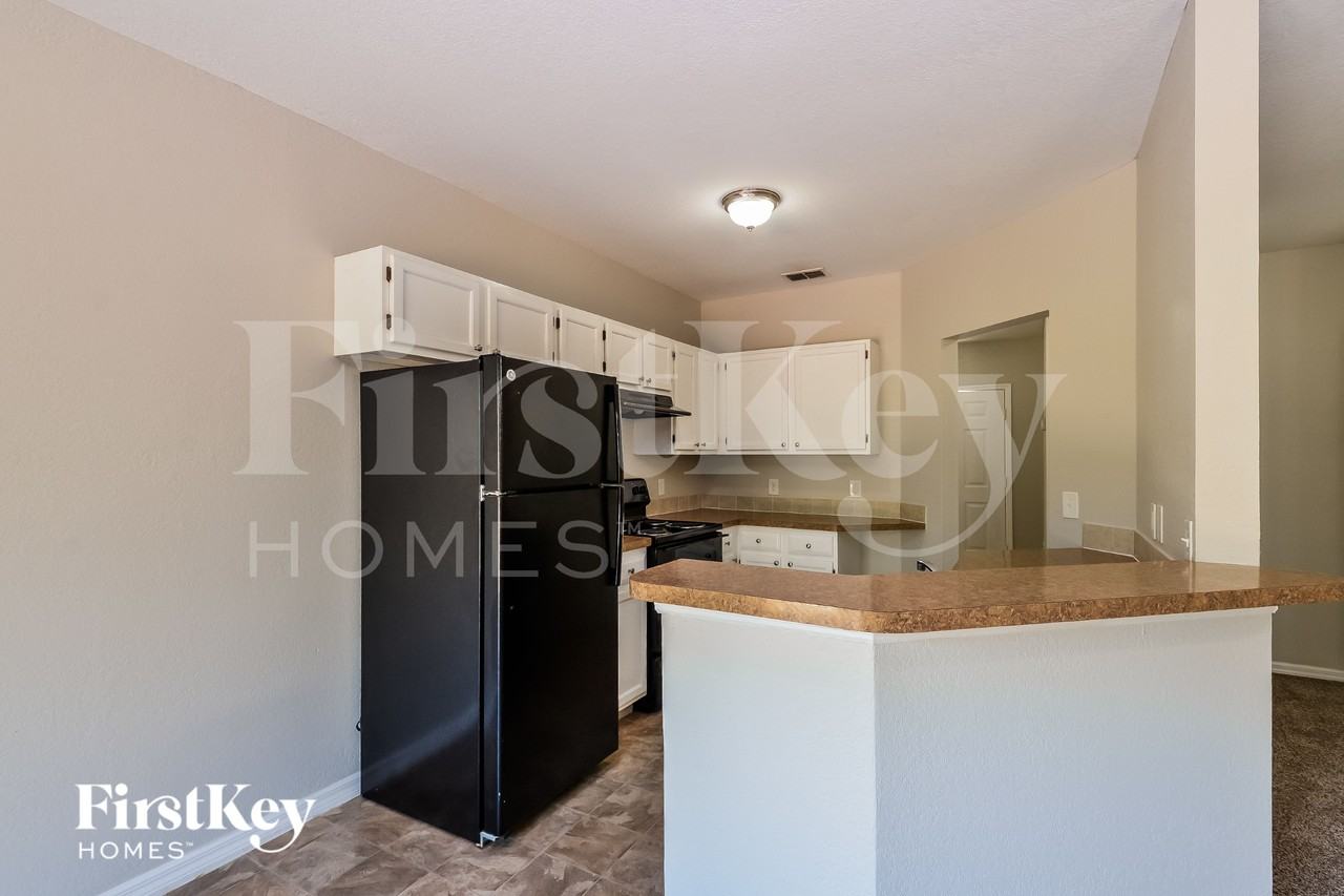 1523 S Cranberry Blvd - Photo 7 of 16