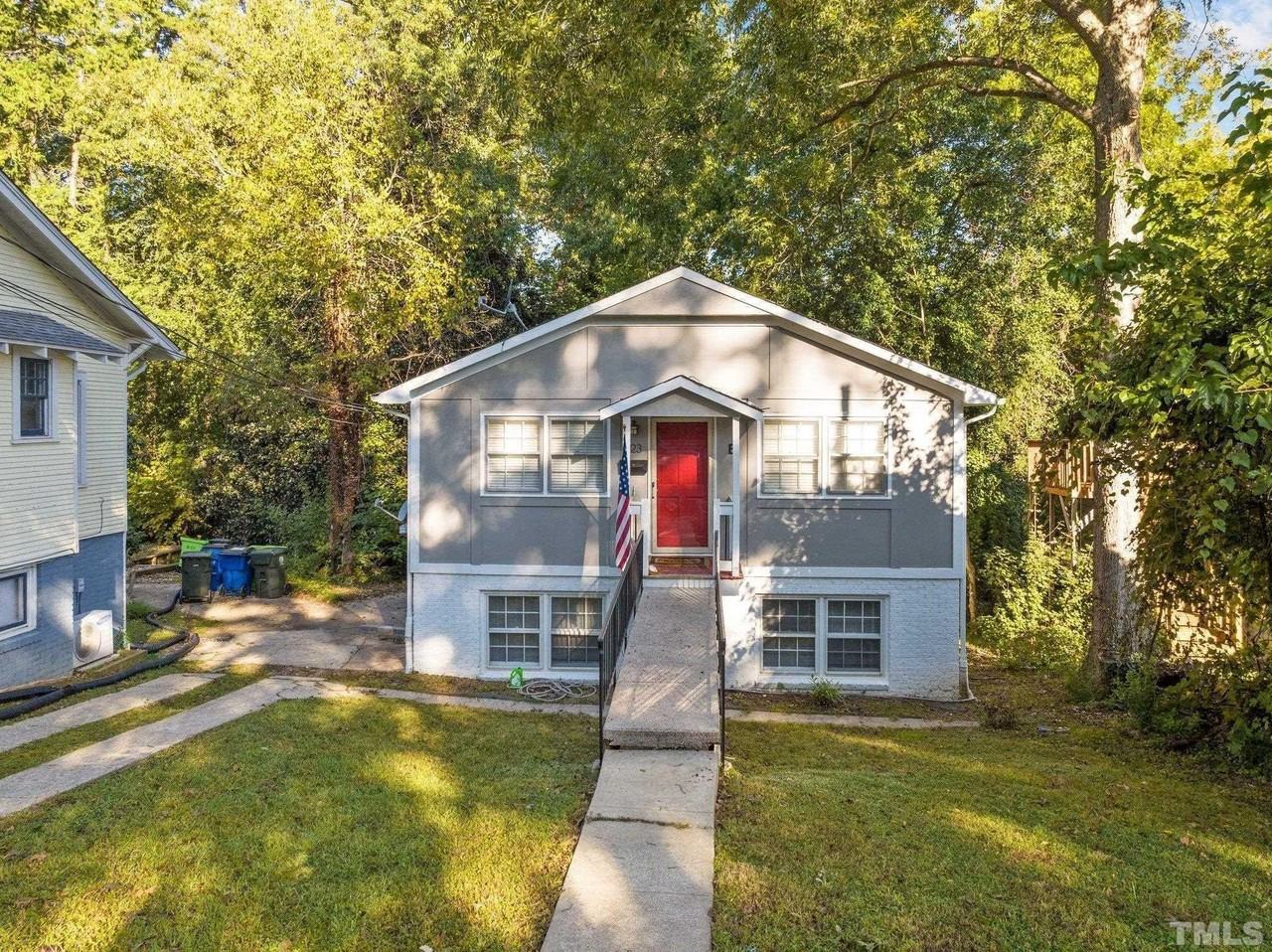 1823 White Oak Rd Apt B - Photo 2 of 36