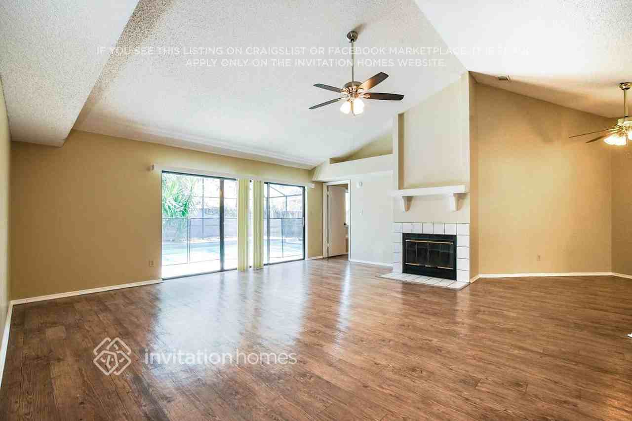 3871 Biscayne Dr - Photo 3 of 17