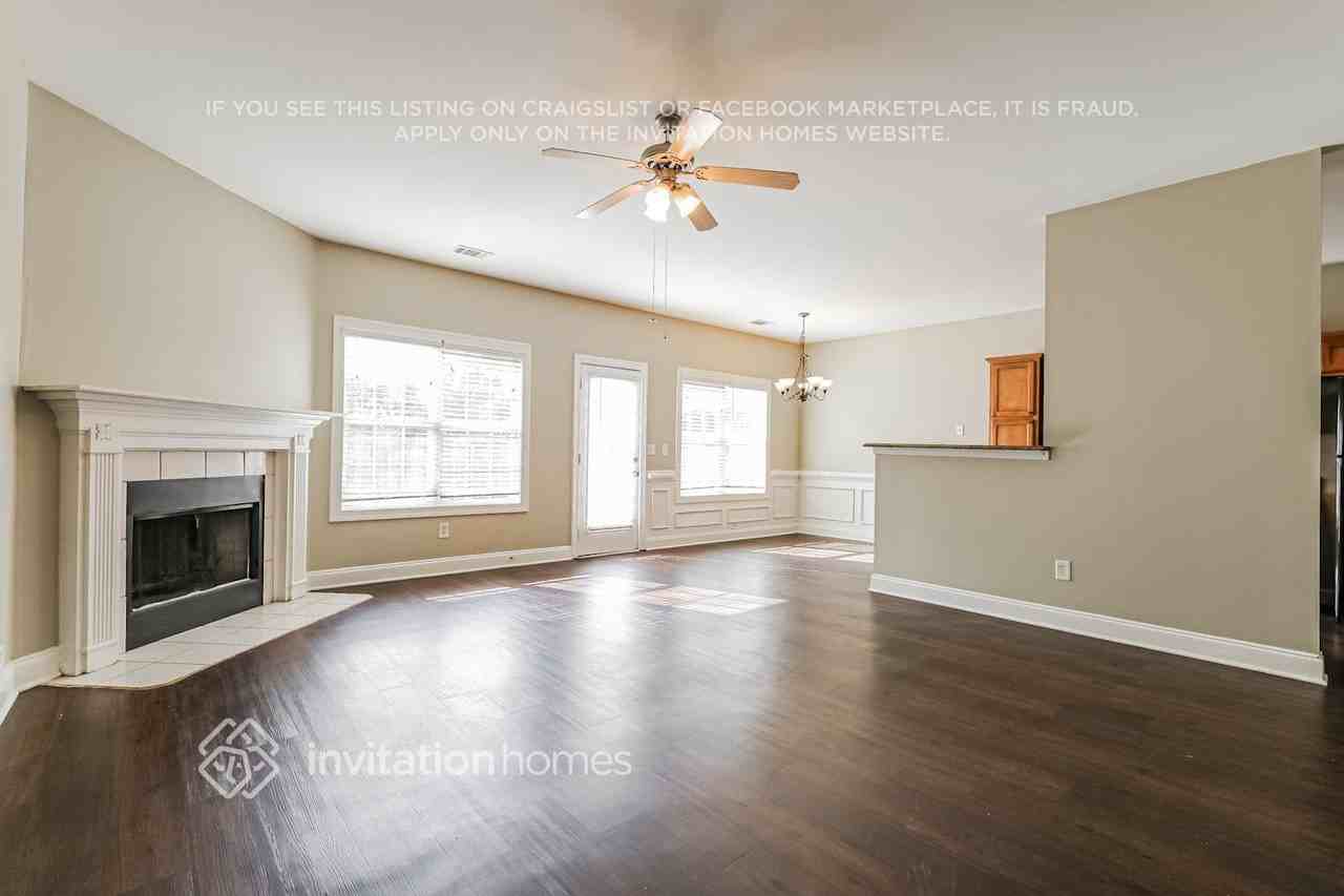 2076 Barberry Dr - Photo 6 of 18