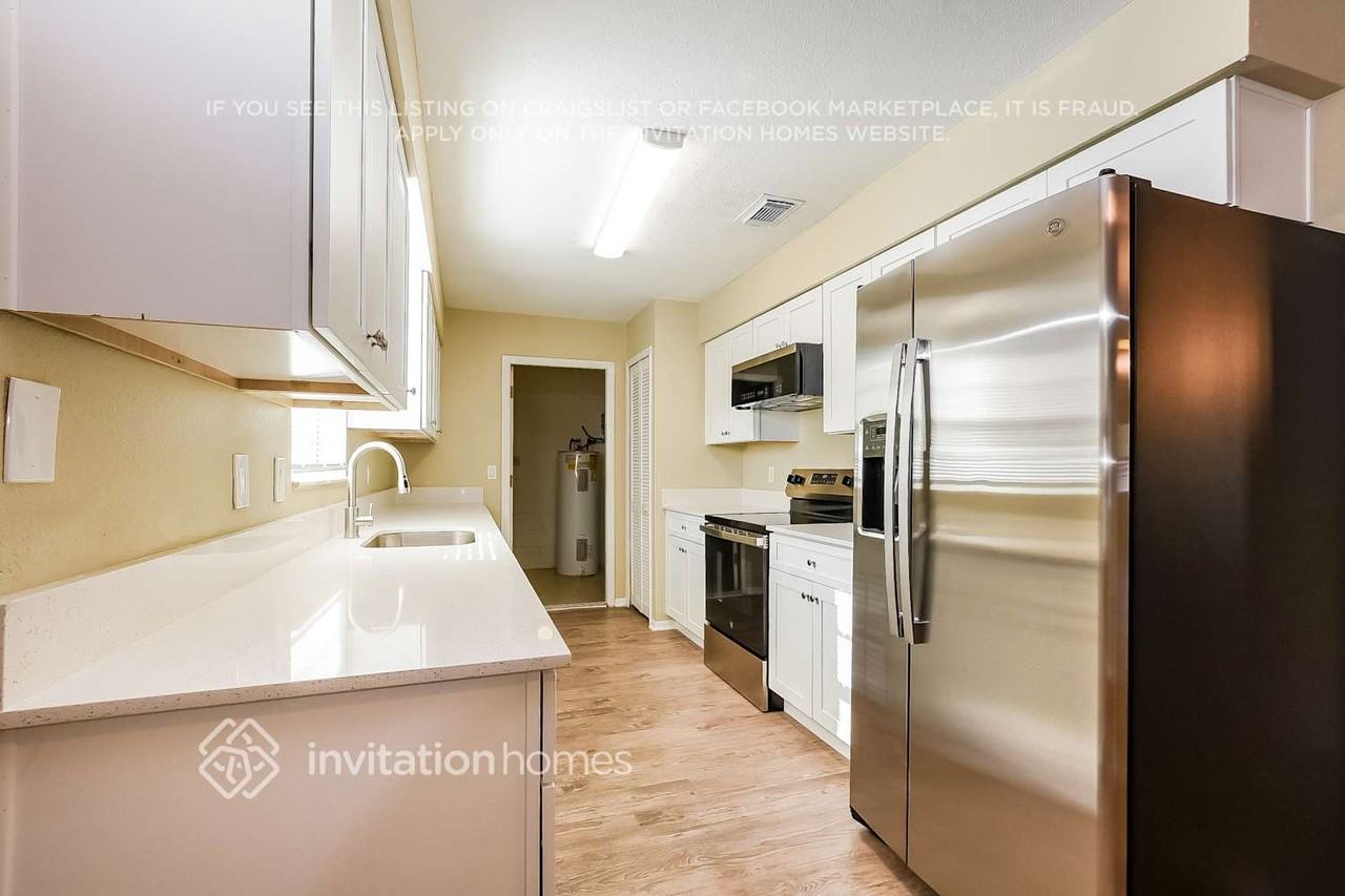 772 Mentmore Cir - Photo 6 of 17