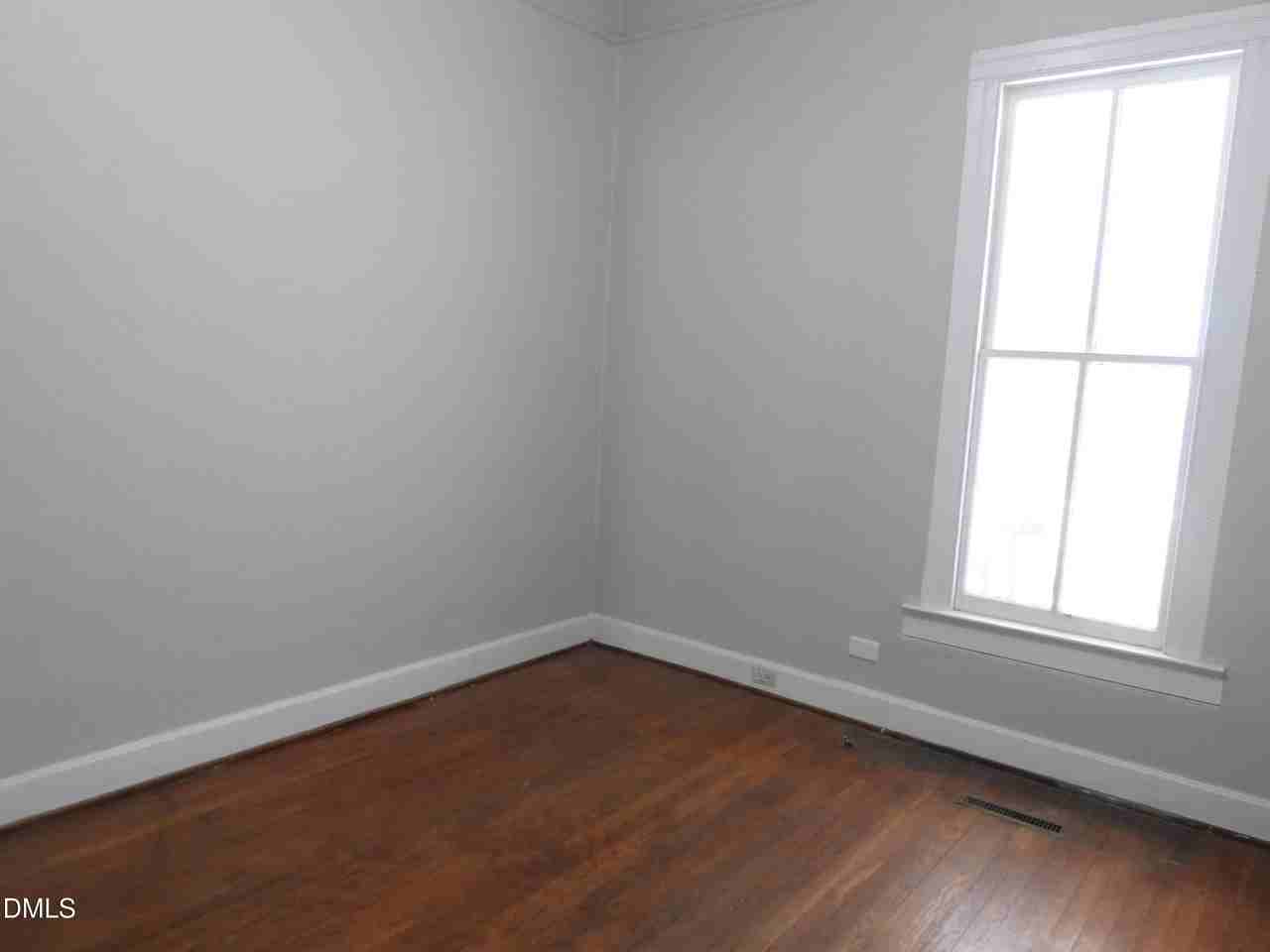 483 W Salisbury St - Photo 5 of 45