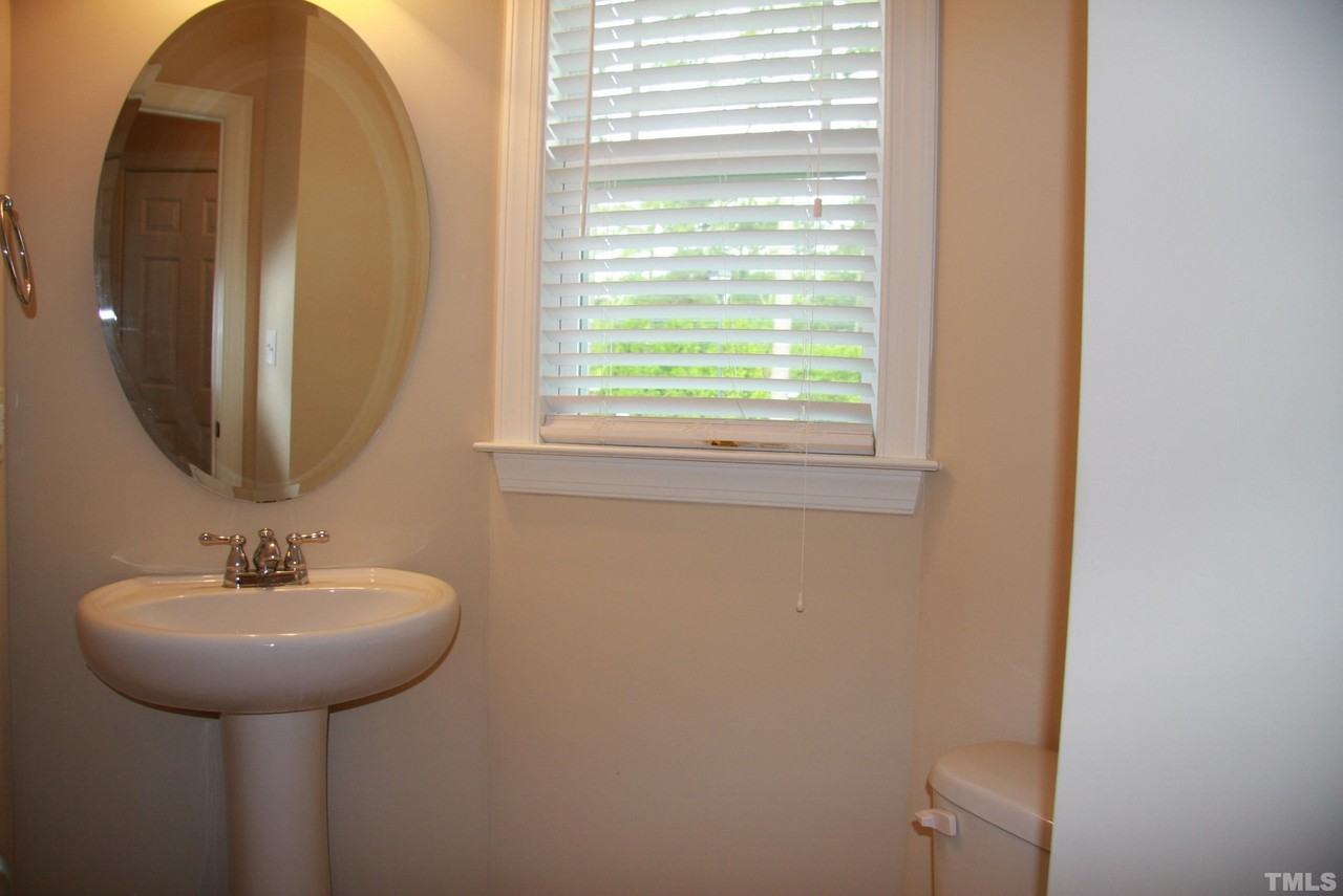 2021 Chancellor Pl - Photo 7 of 30