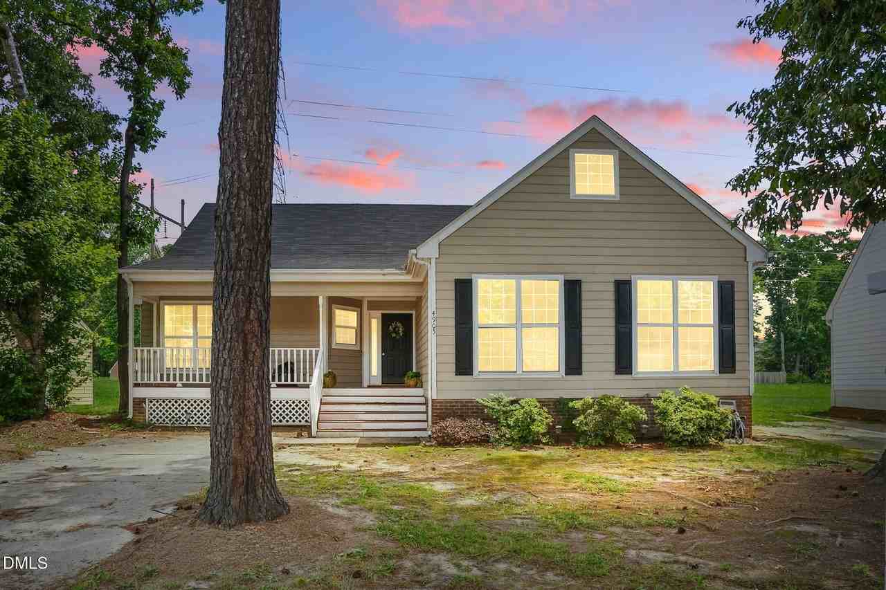 4905 Knightsbridge Way - Photo 2 of 27