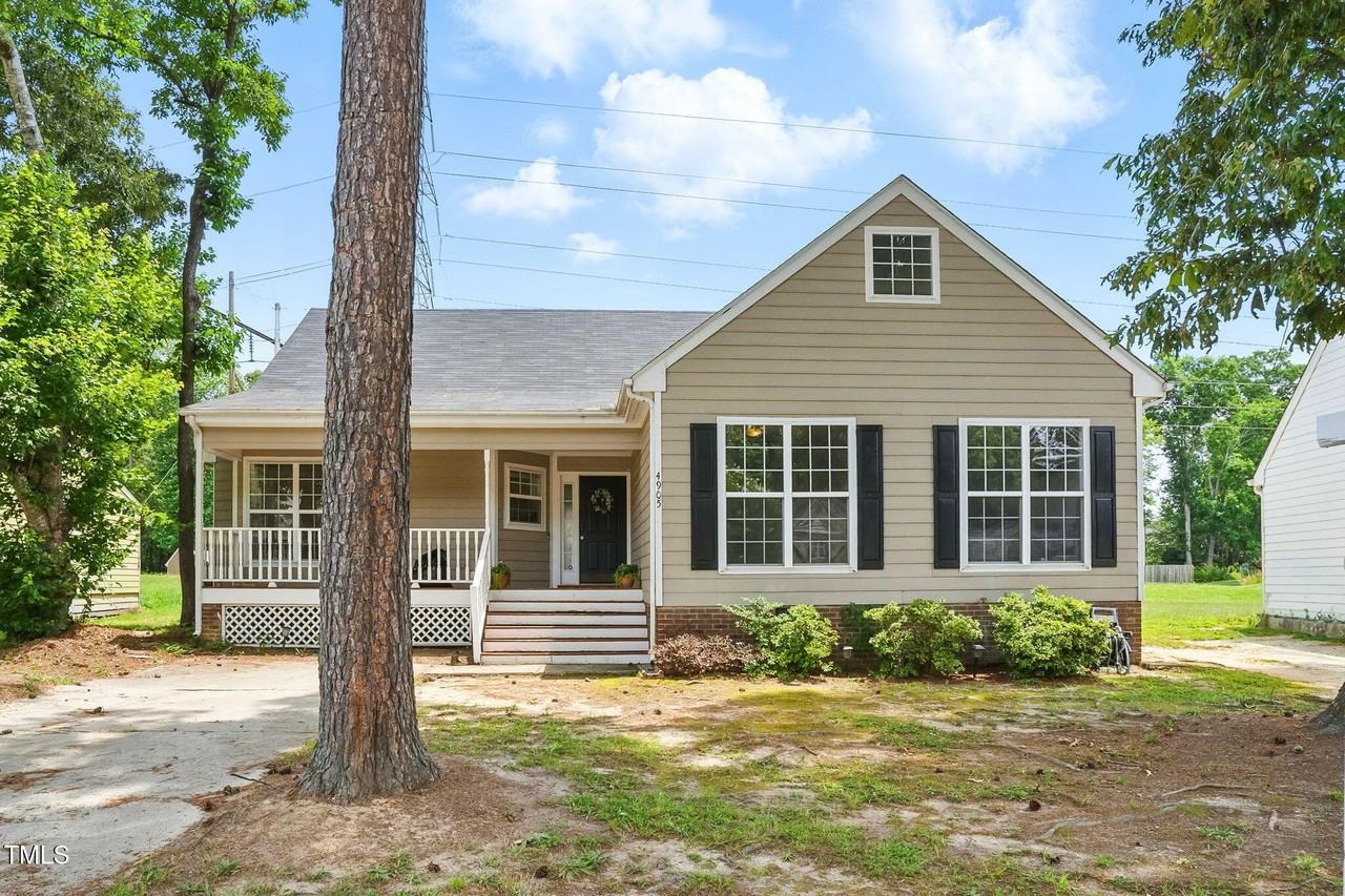 4905 Knightsbridge Way - Photo 3 of 27