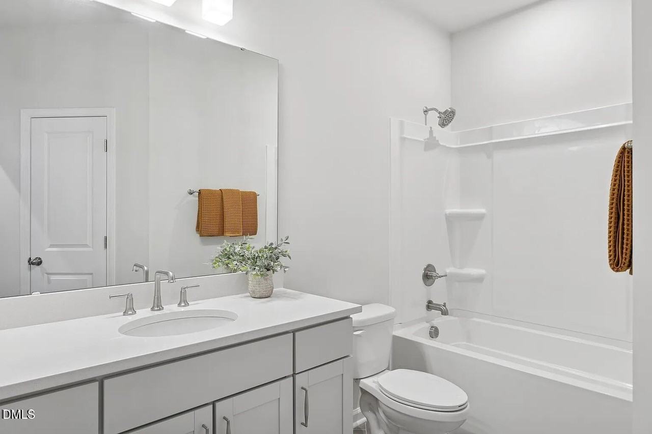 1031 Zelkova Ln - Photo 2 of 6