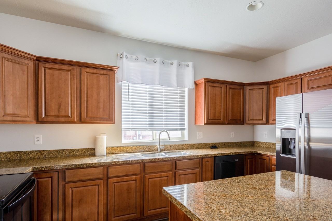 2996 S Tower Hill Way - Photo 2 of 12