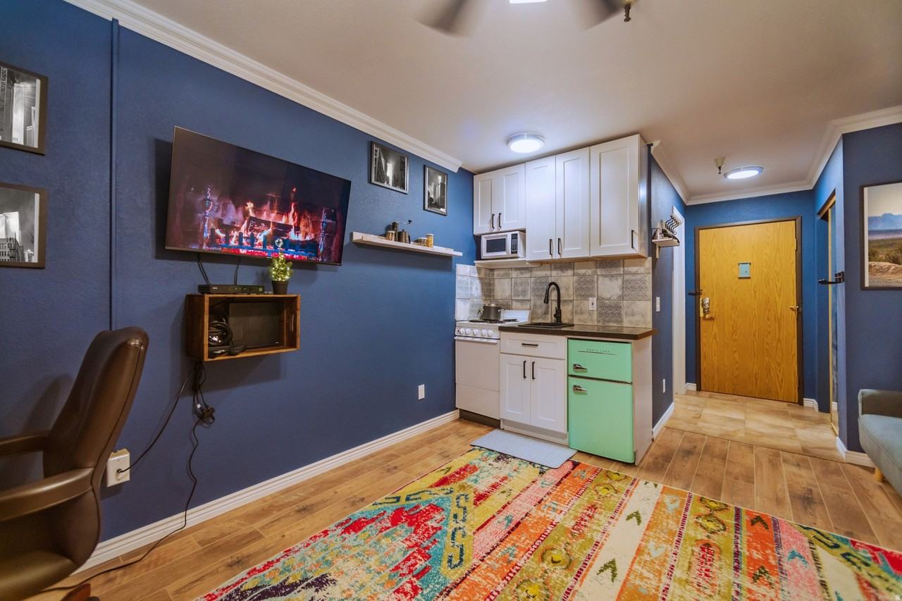 1940 Prospector Ave Unit 407 - Photo 5 of 7