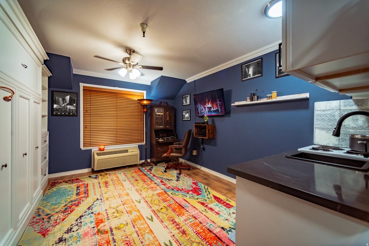 1940 Prospector Ave Unit 407 - Photo 6 of 7