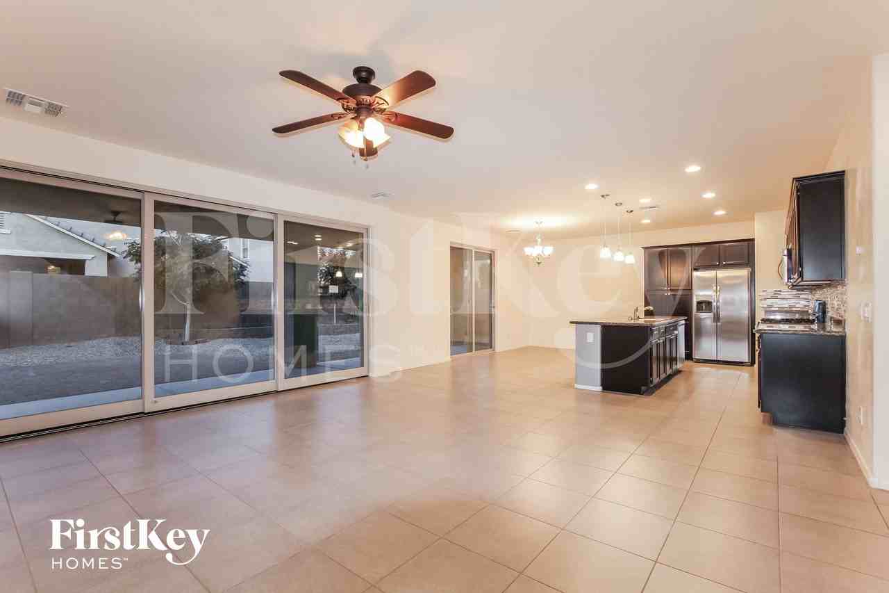 12046 W Hide Trl - Photo 3 of 15