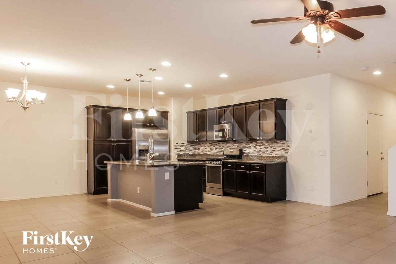 12046 W Hide Trl - Photo 4 of 15