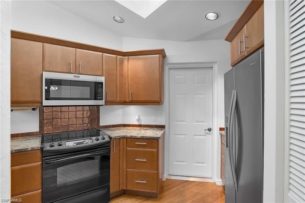 21715 Bridgegate Ct - Photo 6 of 16