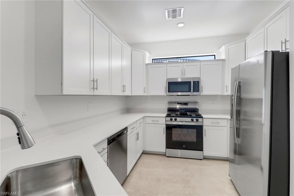 19600 Hinkley Dr - Photo 6 of 41