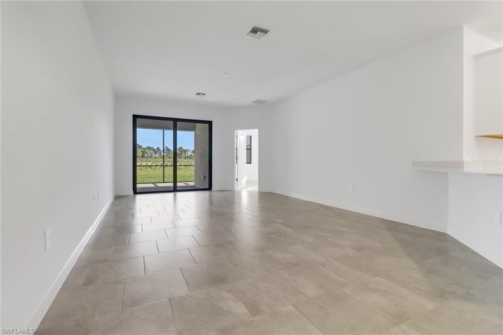 19600 Hinkley Dr - Photo 7 of 41