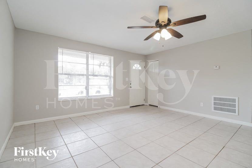 1180 Sharon Dr - Photo 3 of 15