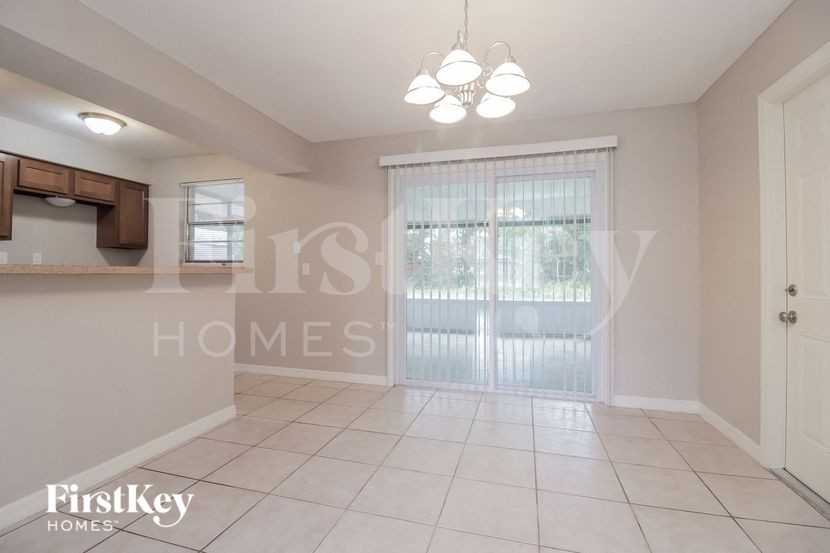 1180 Sharon Dr - Photo 4 of 15