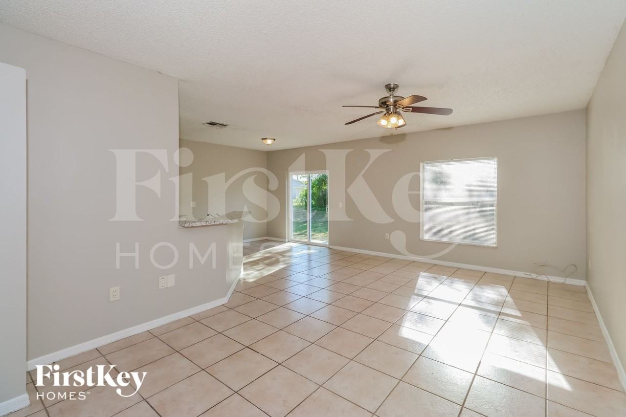 111 Marsh St - Photo 3 of 16