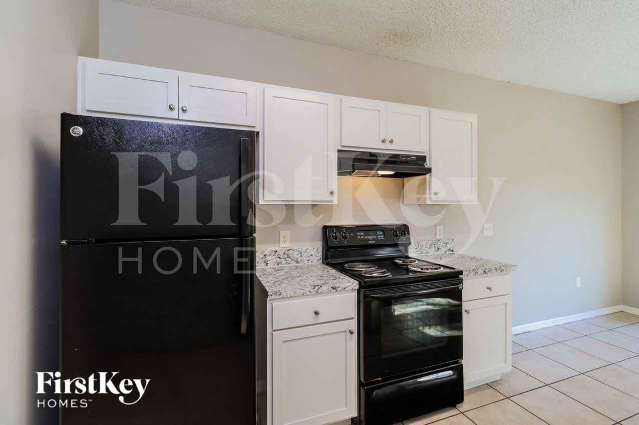 111 Marsh St - Photo 6 of 16