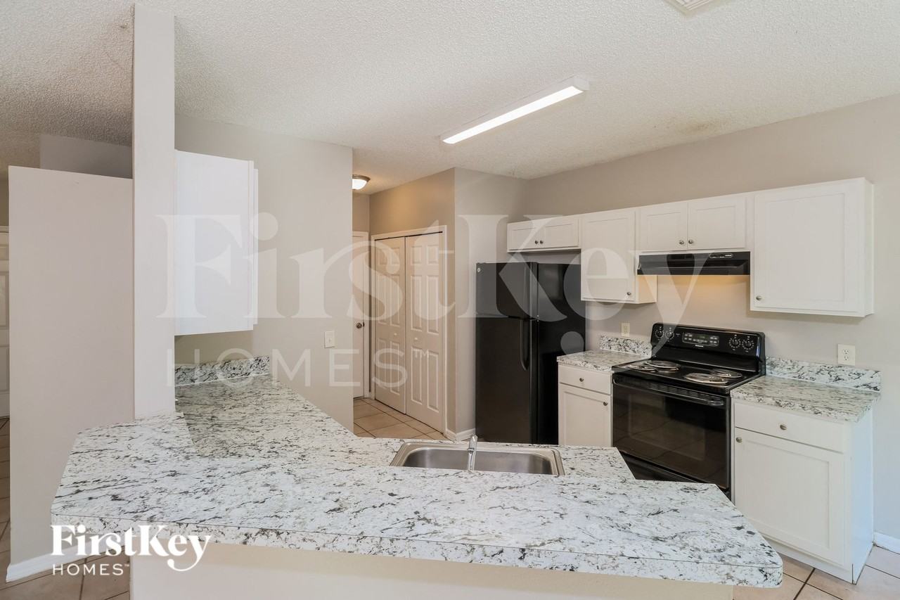 111 Marsh St - Photo 7 of 16