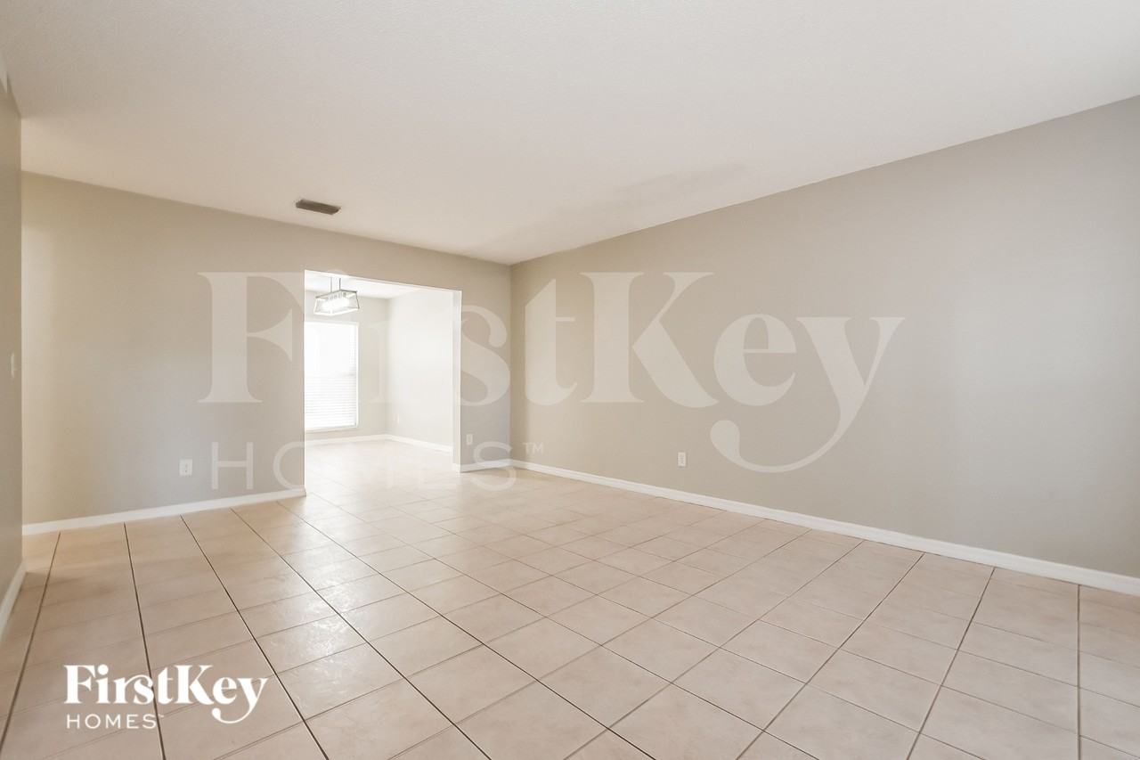 1008 Kelsey Ave - Photo 2 of 16