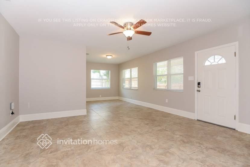 3704 N Clearfield Ave - Photo 2 of 11