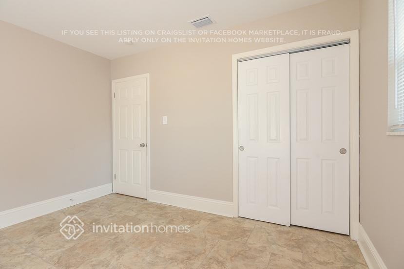 3704 N Clearfield Ave - Photo 7 of 11