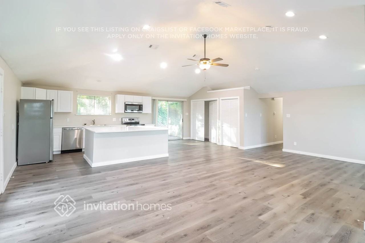 380 Alpine Dr - Photo 5 of 14