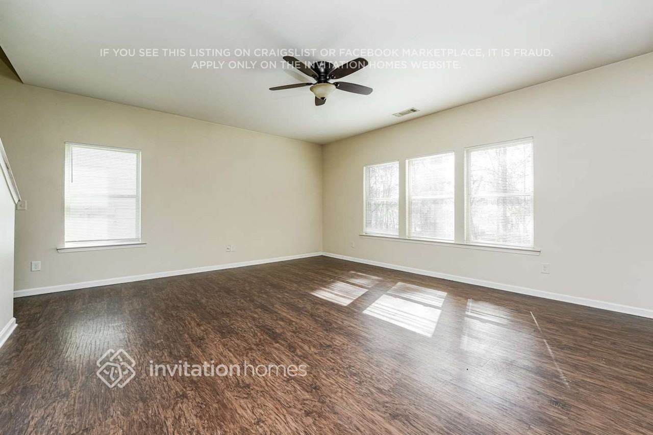 1632 Ewing Farm Dr - Photo 4 of 18