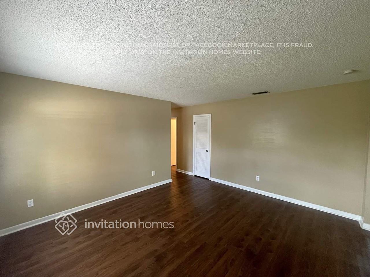 813 Senate Ct - Photo 2 of 15