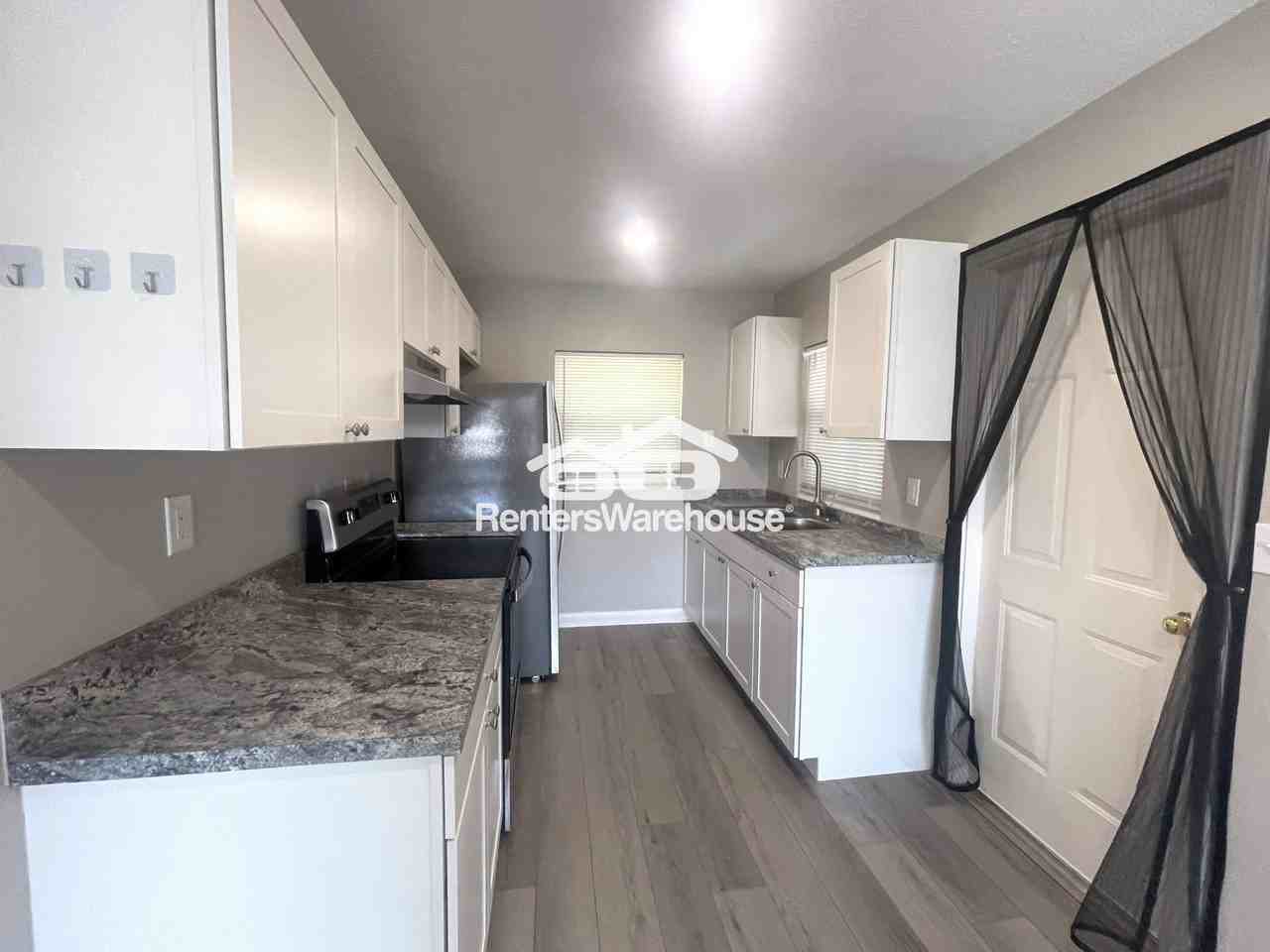 310 S Arcturas Ave #3 - Photo 4 of 17