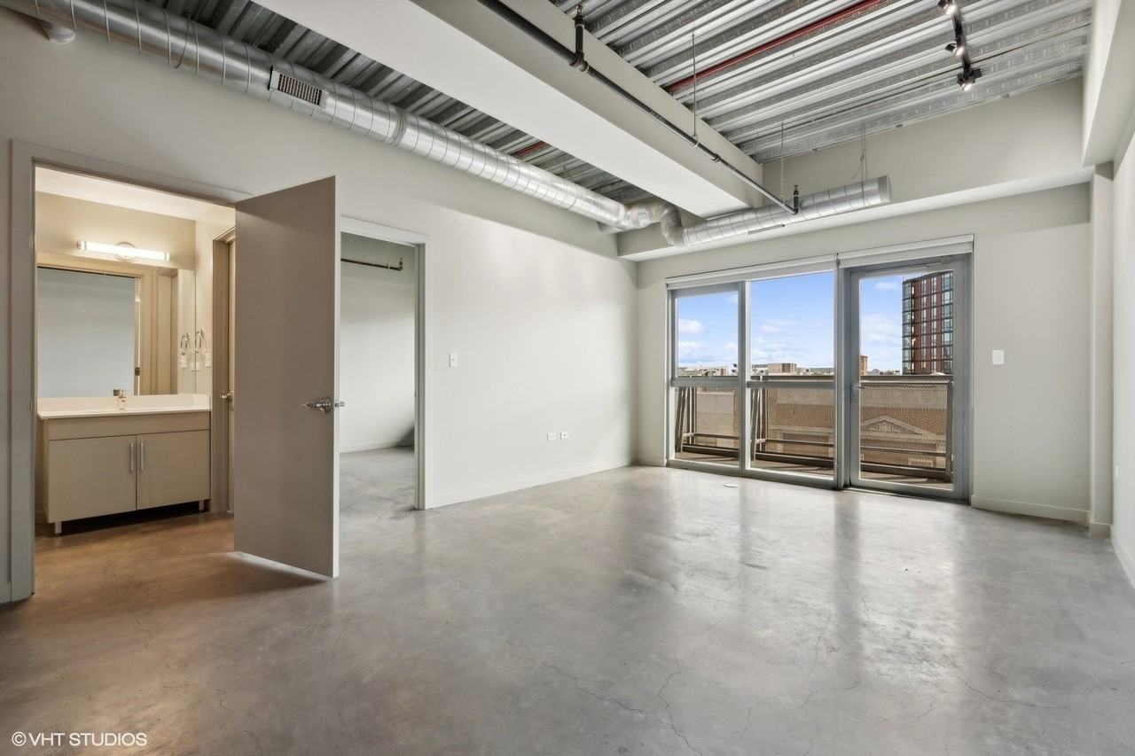 1241 N Milwaukee Ave Unit 305 - Photo 3 of 14