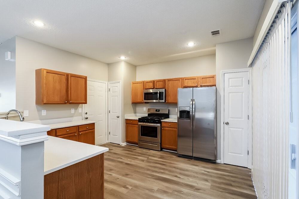 2794 Regent Walk Dr - Photo 6 of 17