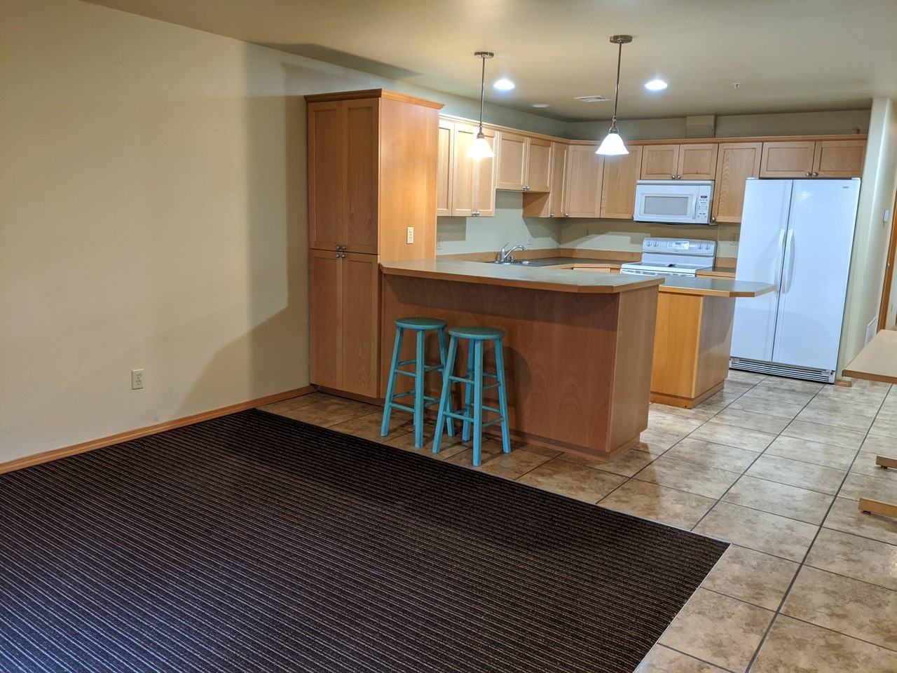 1055 Isaacs Ave #B - Photo 4 of 5