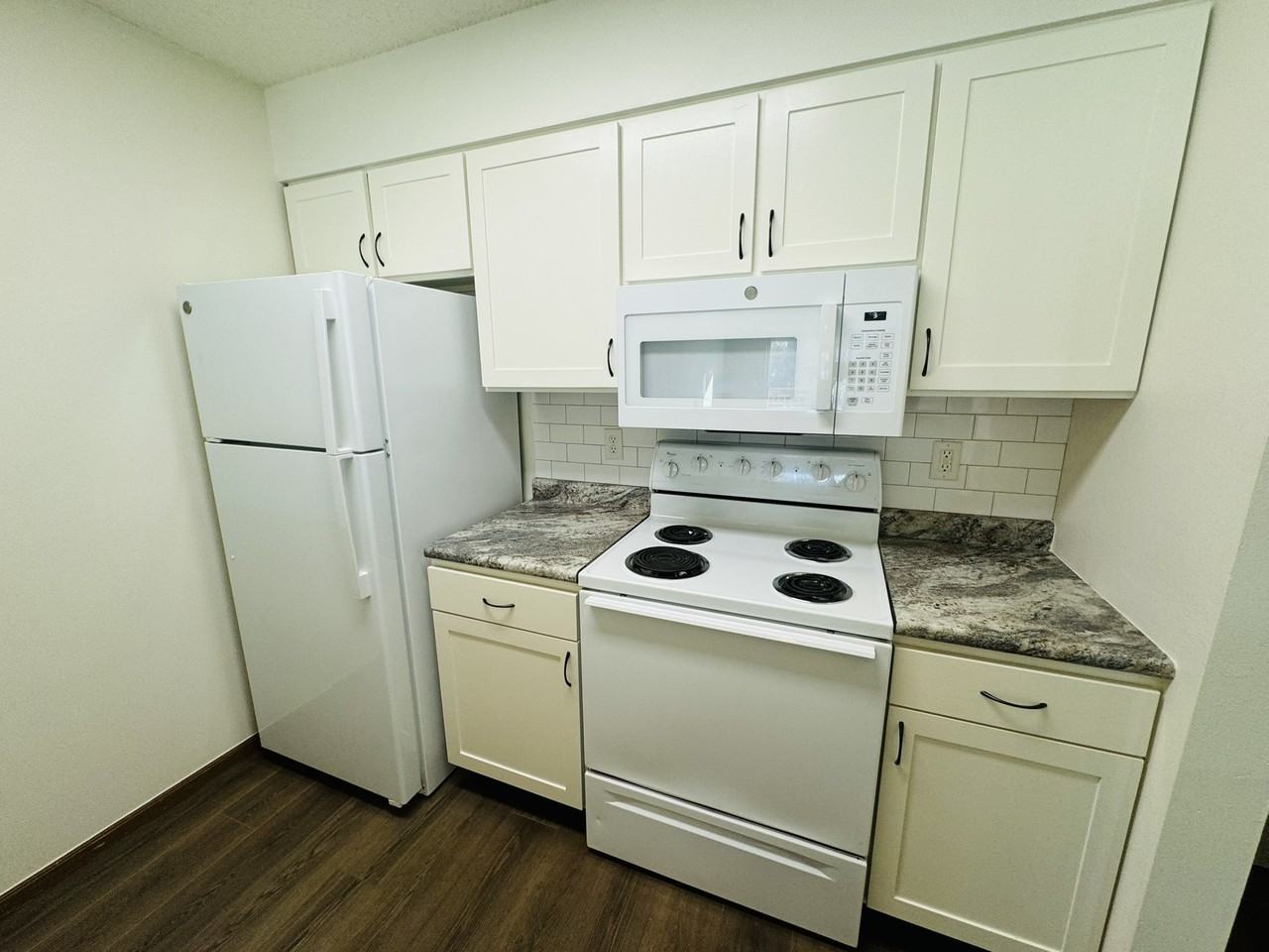 245 Beaver Kreek Ctr #8 - Photo 5 of 23