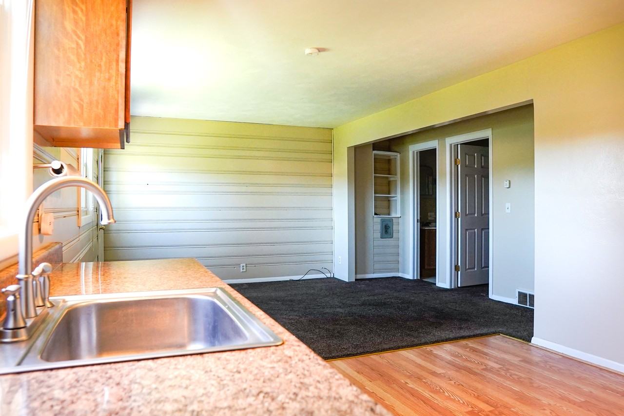 1604 E Main St #3 - Photo 2 of 18