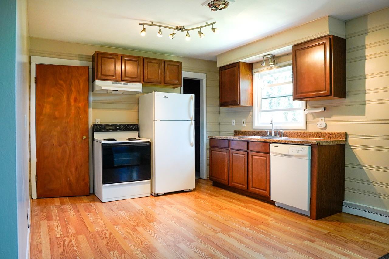 1604 E Main St #3 - Photo 5 of 18