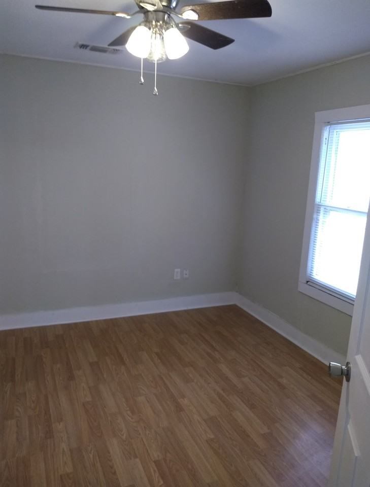 1803 Runnels St - Photo 4 of 7